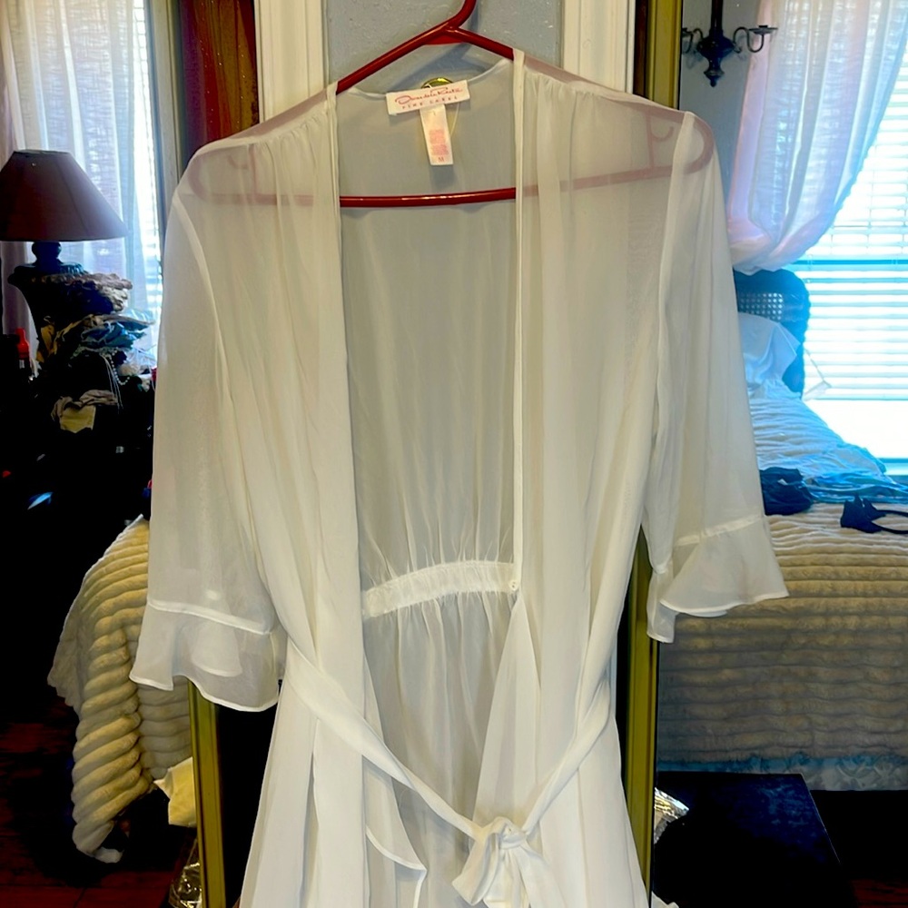 Oscar de la renta sleeps white